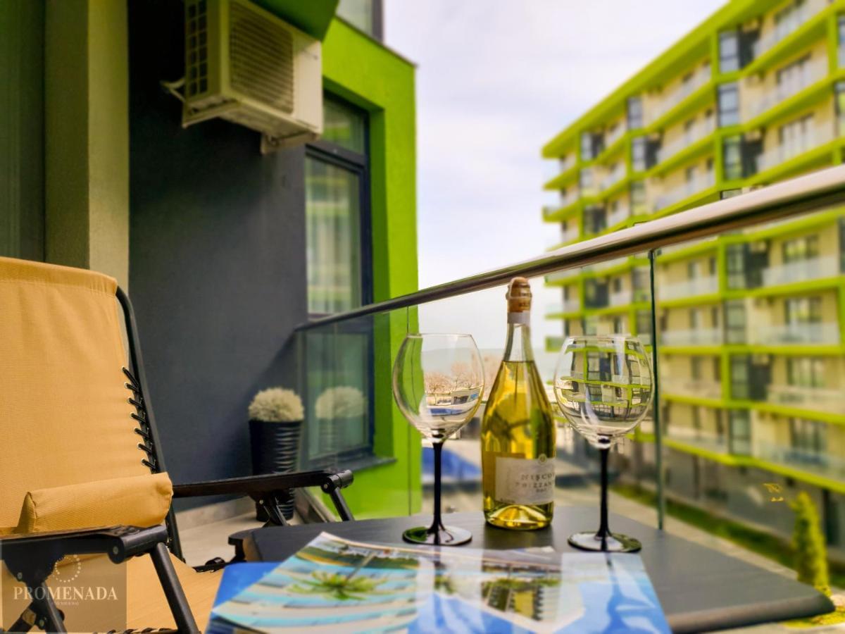 Visum Aparthotel Pool & Spa Mamaia Nord Navodari Bagian luar foto
