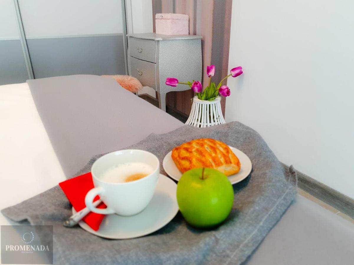 Visum Aparthotel Pool & Spa Mamaia Nord Navodari Bagian luar foto