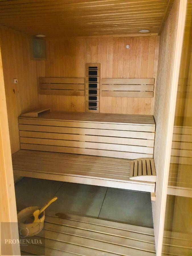Visum Aparthotel Pool & Spa Mamaia Nord Navodari Bagian luar foto