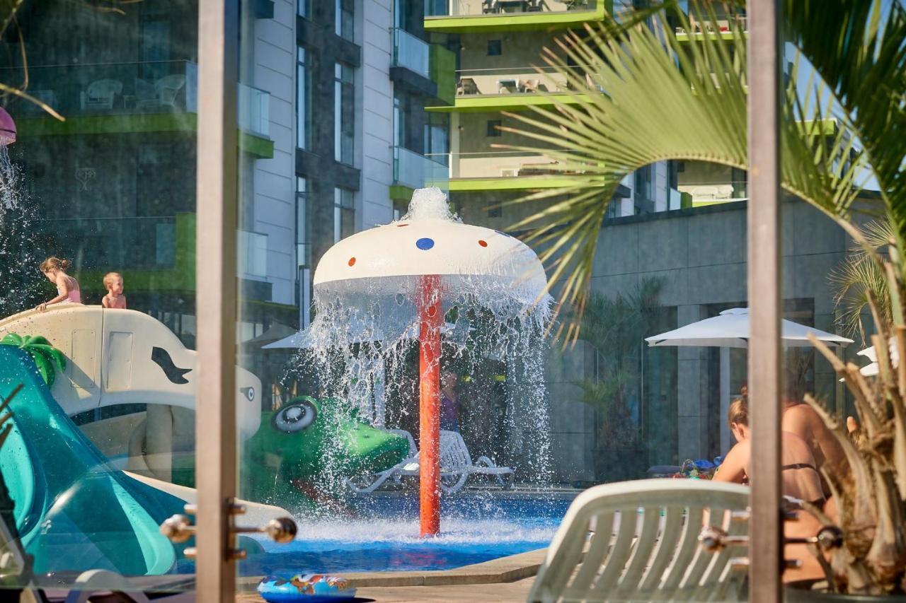Visum Aparthotel Pool & Spa Mamaia Nord Navodari Bagian luar foto