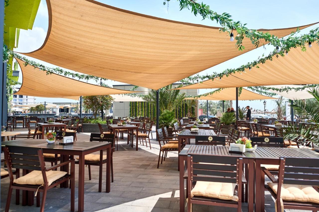 Visum Aparthotel Pool & Spa Mamaia Nord Navodari Bagian luar foto